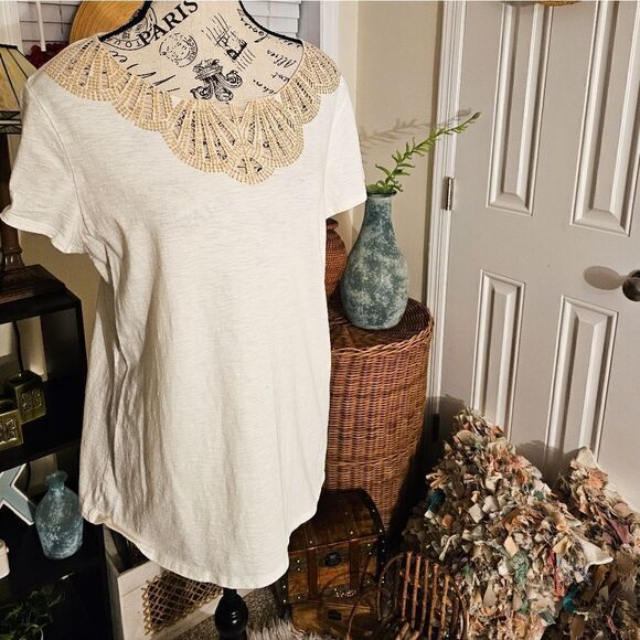 Jaclyn Smith Crochet Sequins Detail Stylish Short Sleeve Tee. - Picture 3 of 14